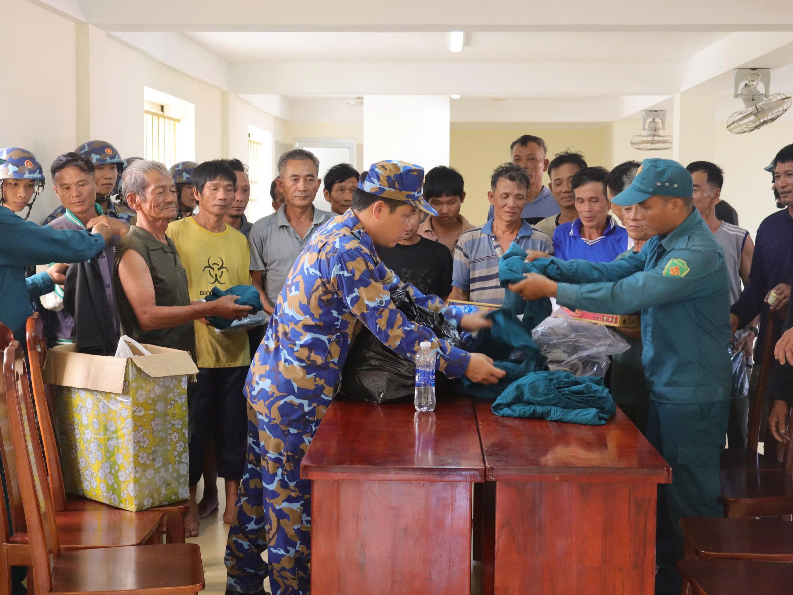 Tình Hình Sức Khỏe 33 Ngư Dân Được Cứu Giữa Biển Cả: Những Câu Chuyện Đằng Sau