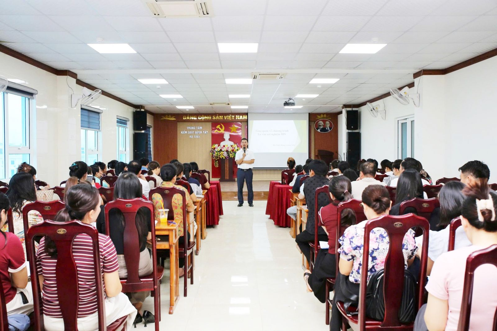 Cải Thiện Chất Lượng Cuộc Sống Qua Tư Vấn và Xét Nghiệm HIV Tại Hà Tĩnh