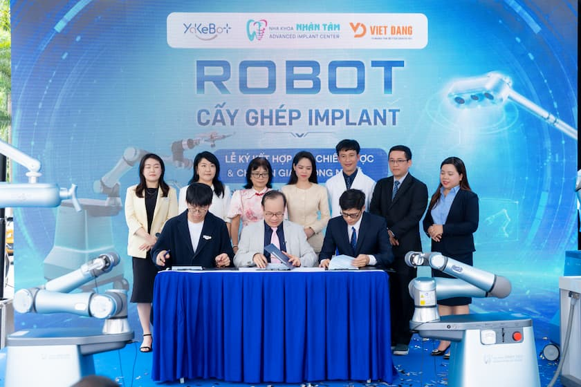 Công nghệ robot cấy ghép Implant tại Nha khoa Nhân Tâm Công nghệ robot cấy ghép Implant tại Nha khoa Nhân Tâm