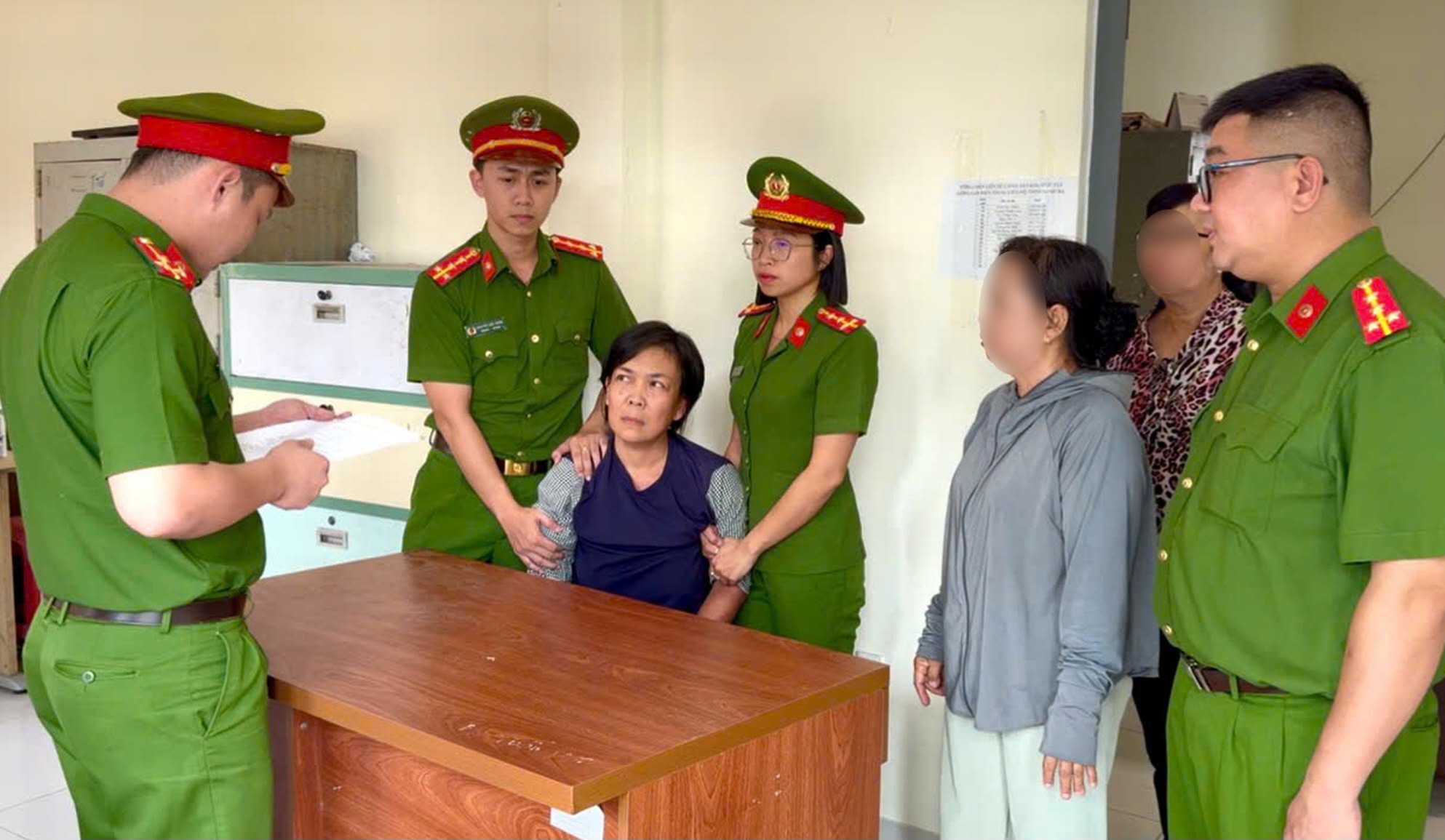 Giám Đốc Công Ty Đông Dương Bị Bắt Giữ Giám Đốc Công Ty Đông Dương Bị Bắt Giữ