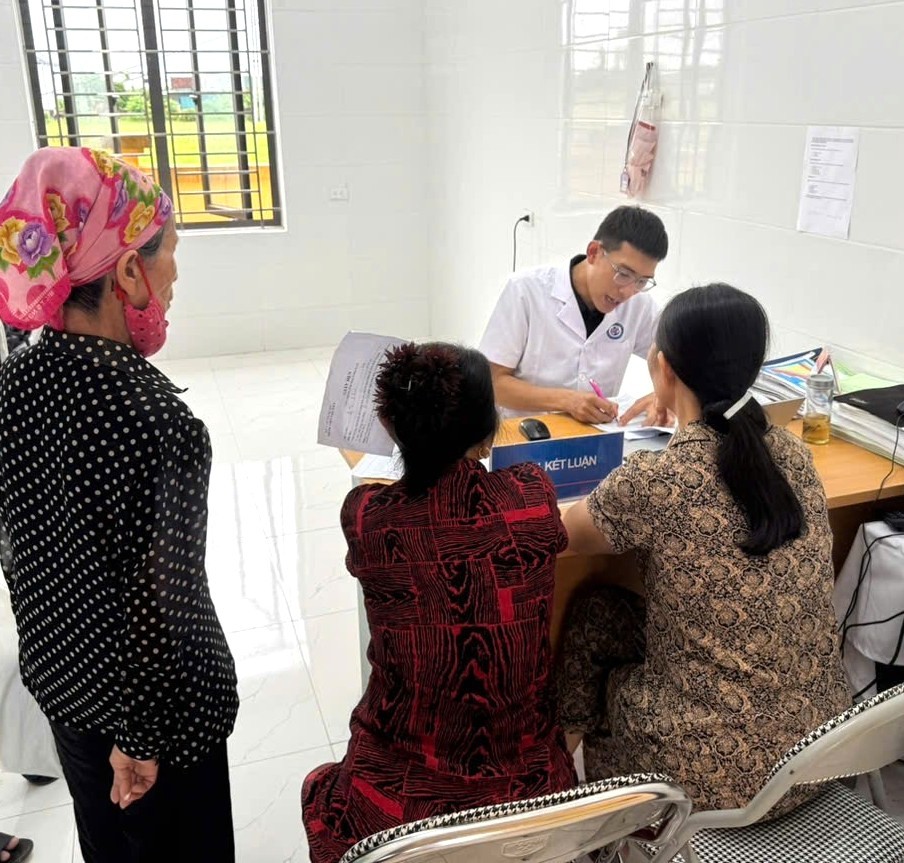 Bệnh Nhân Được Khám Sàng Lọc Miễn Phí Đái Tháo Đường và Tuyến Giáp - Ảnh 2.