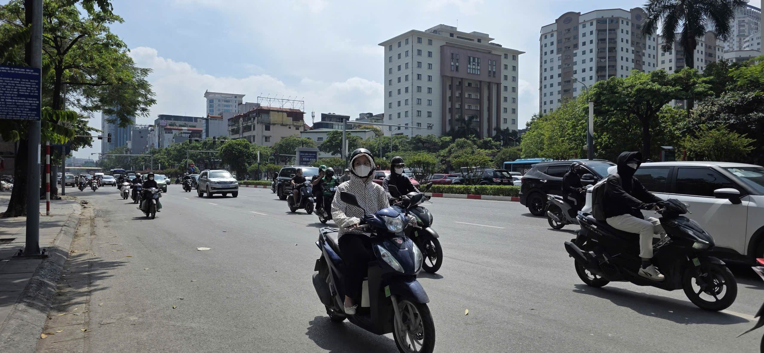 Bắc Bộ Đối Mặt Nắng Nóng Trước Đợt Mưa Dài Ngày - Ảnh 1.