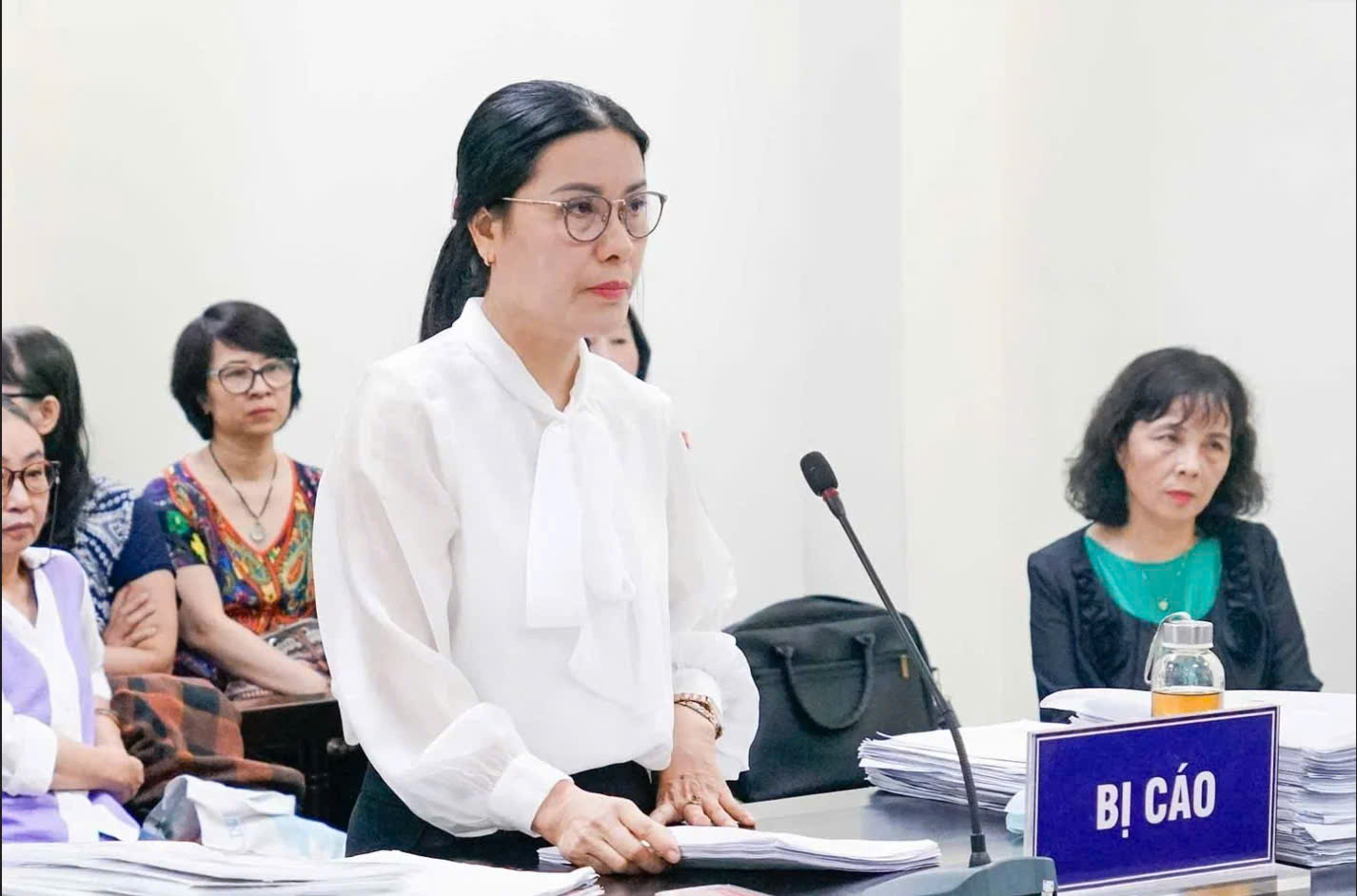 Xét Xử Phúc Thẩm Vụ Cựu Hiệu Trưởng Bị Xử 3 Năm Tù Vì Lạm Phí Học Phí