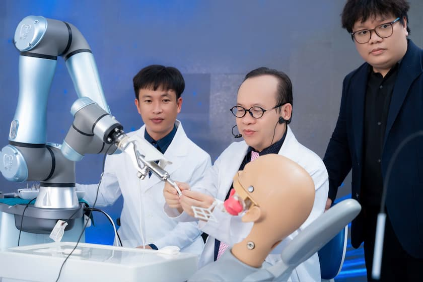 Robot cấy ghép Implant tại Nha khoa Nhân Tâm Robot cấy ghép Implant tại Nha khoa Nhân Tâm