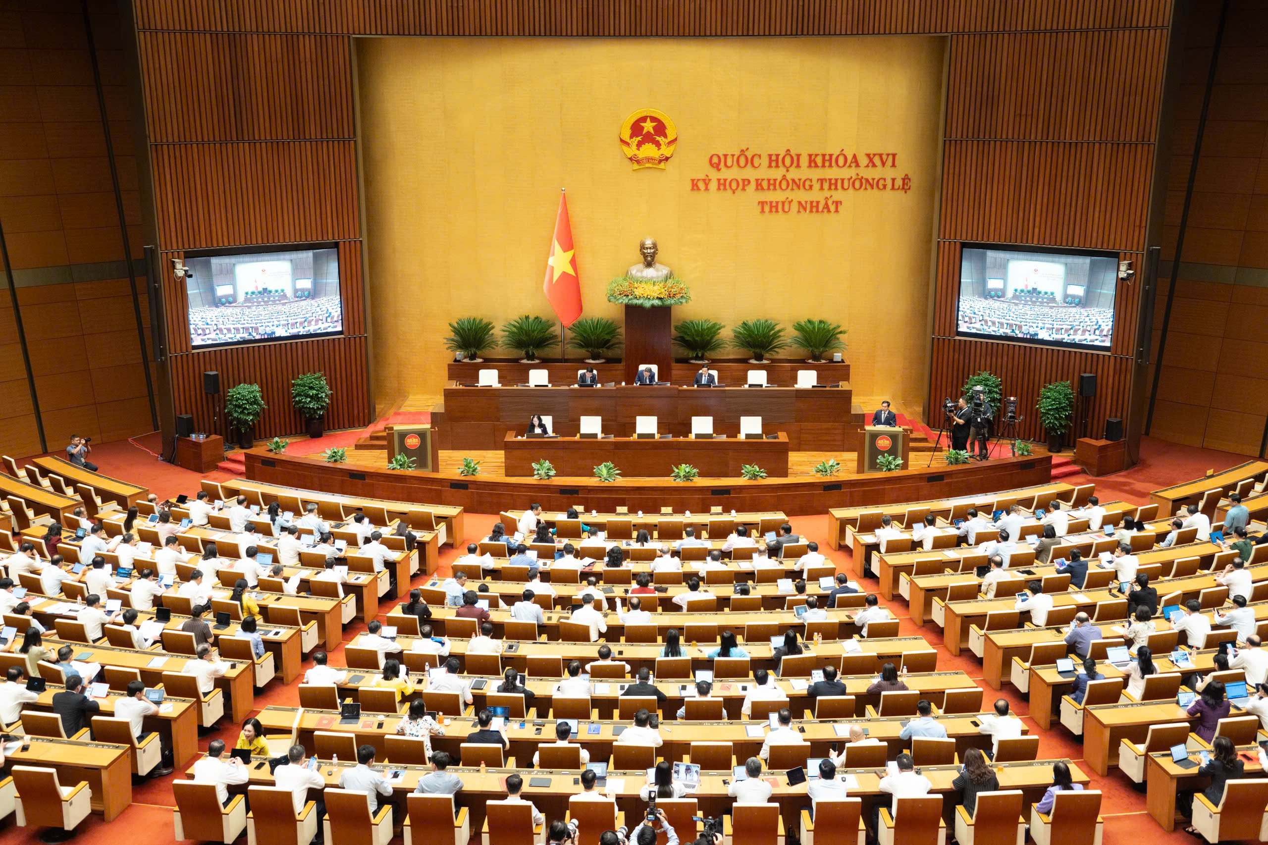 Quốc hội thảo luận về Nghị quyết mới trong đấu tranh chống tội phạm