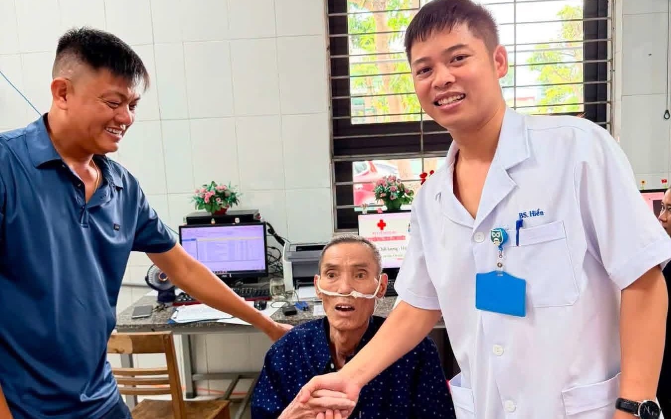 Hồi Sinh Kỳ Diệu: Cứu Hai Bệnh Nhân Cao Tuổi Khỏi Nguy Kịch Tràn Dịch Màng Phổi