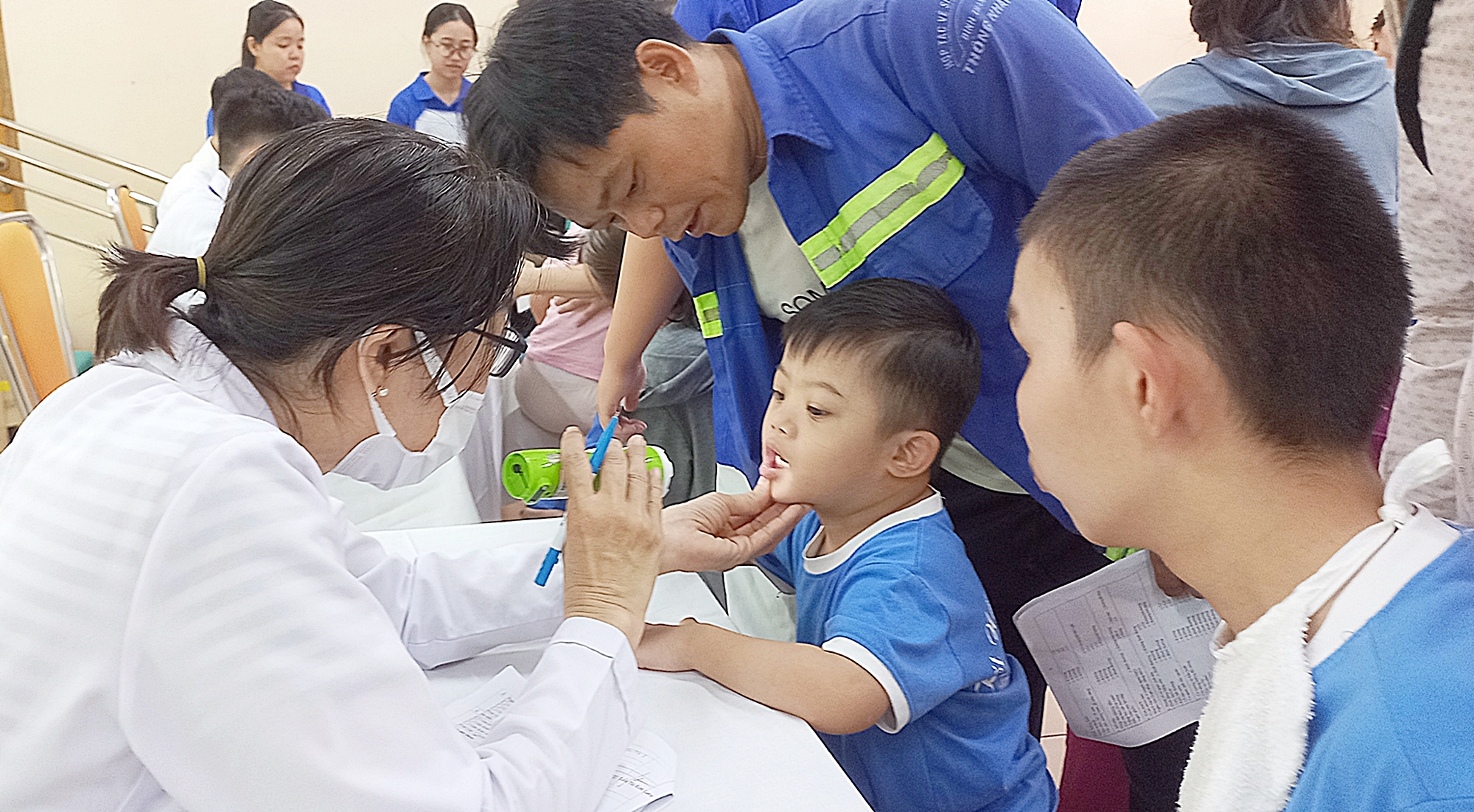 Khám sức khỏe cho trẻ em