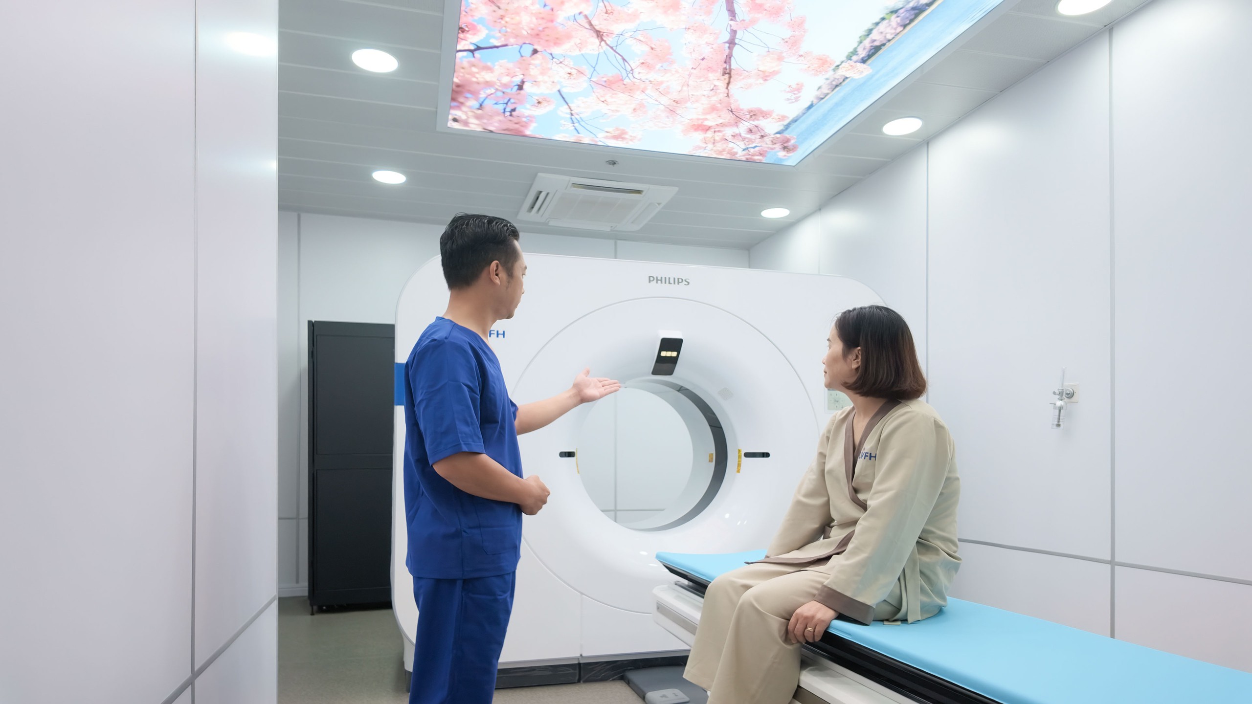 Đột Phá Trong Ứng Dụng CT Phổ 512 Lát Cắt: Hội Thảo Khoa Học Tại Việt Nam
