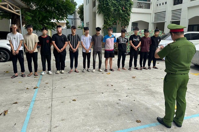 Đà Nẵng: Bắt Giữ Nhóm Thanh Thiếu Niên Mang Kiếm Gây Rối Trật Tự