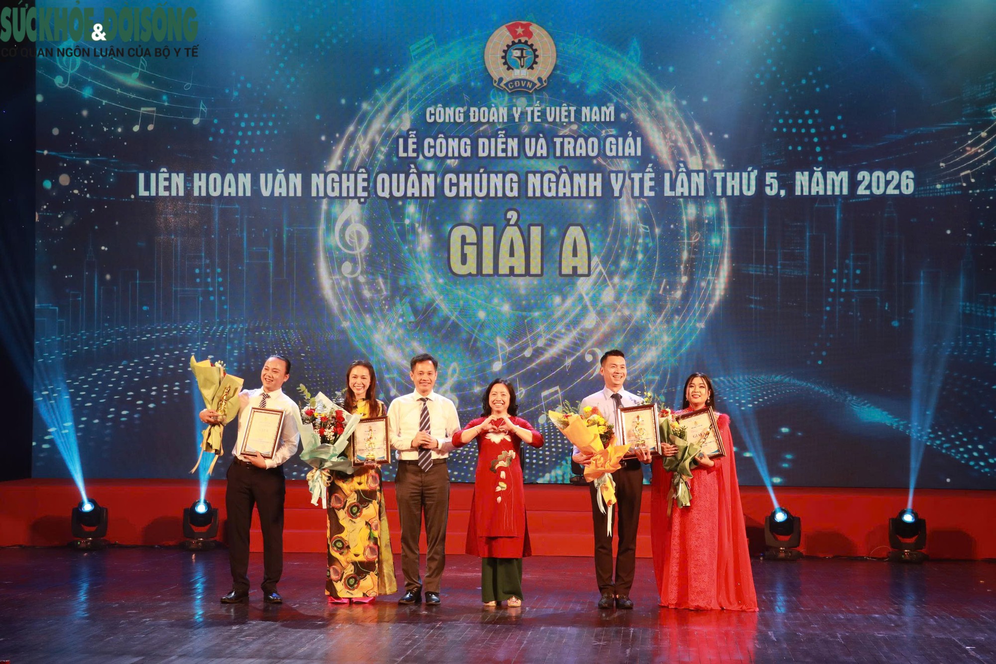 Giá Trị Nhân Văn Ngành Y Tế Tỏa Sáng Qua Liên Hoan Văn Nghệ Quần Chúng - Ảnh 1.