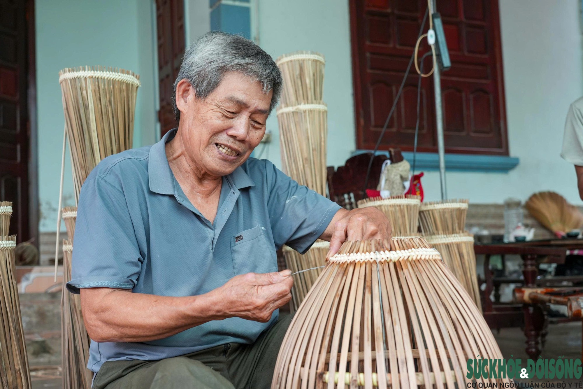 Làng đan nơm trăm tuổi lên 'chợ số'- Ảnh 7.