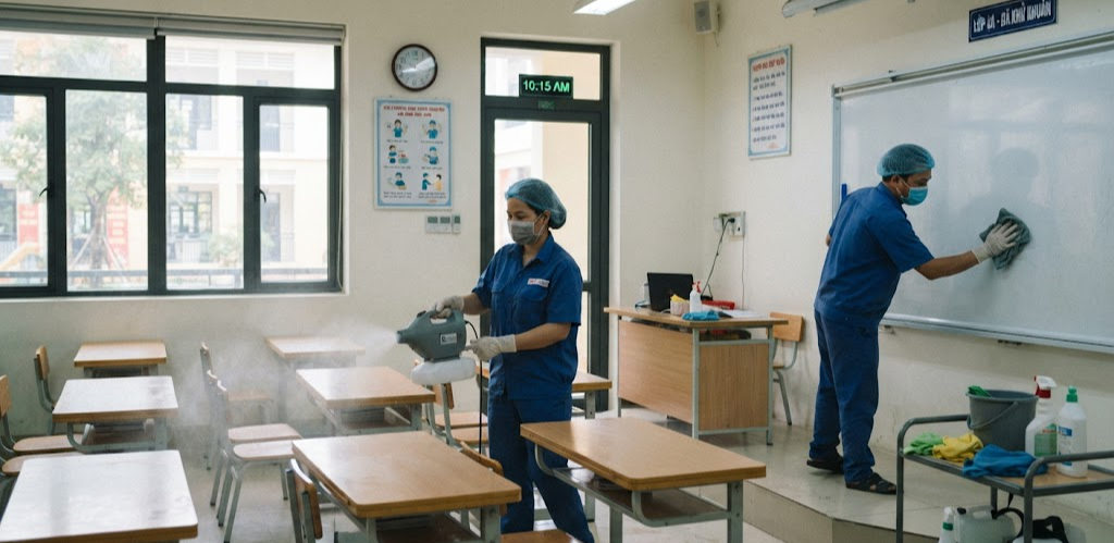 Làm gì để ngăn ngừa dịch khi lớp học xuất hiện ca mắc sởi hoặc thủy đậu? - Ảnh 1.