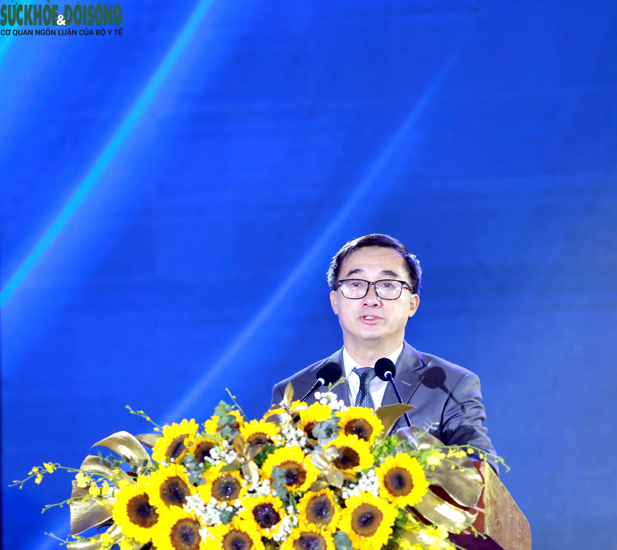 GS.TS.BS Trần Văn Thuấn phát biểu tại Hội nghị
