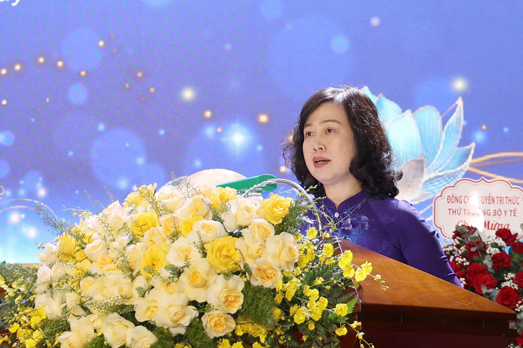 Bộ trưởng Đào Hồng Lan: Tiếp tục hoàn thiện thể chế, phát triển ngành dược ngang tầm khu vực- Ảnh 1.