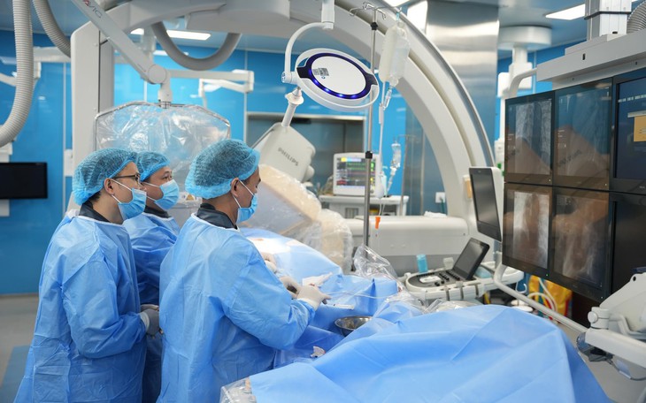 Phẫu thuật tim hở thành công cho bé gái 6 tuổi mắc tim bẩm sinh tại Quảng Ninh - Ảnh 2.
