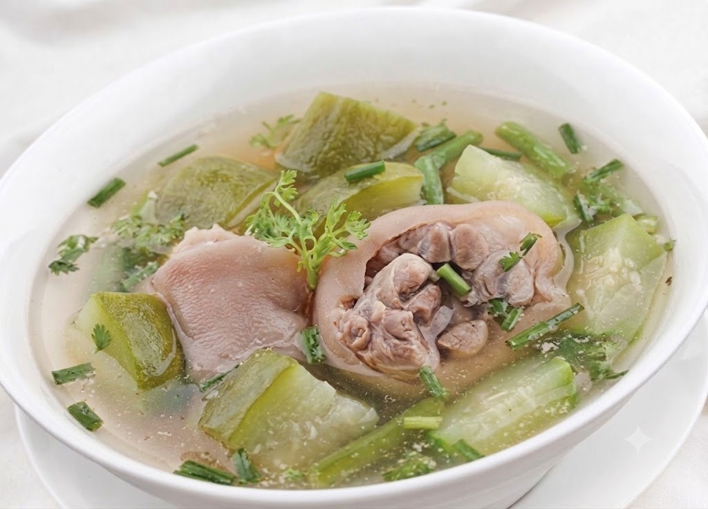 Món chân giò hầm đu đủ có thực sự lợi sữa? Lời giải thích của chuyên gia dinh dưỡng- Ảnh 1.