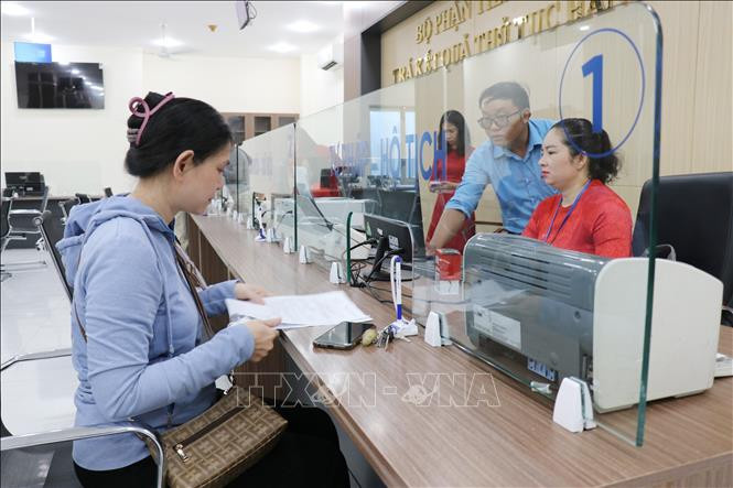 cong-chuc-17857482797091284702447 Chính phủ sửa quy định tuyển dụng công chức, bổ sung loạt đối tượng được tiếp nhận - Ảnh 1.