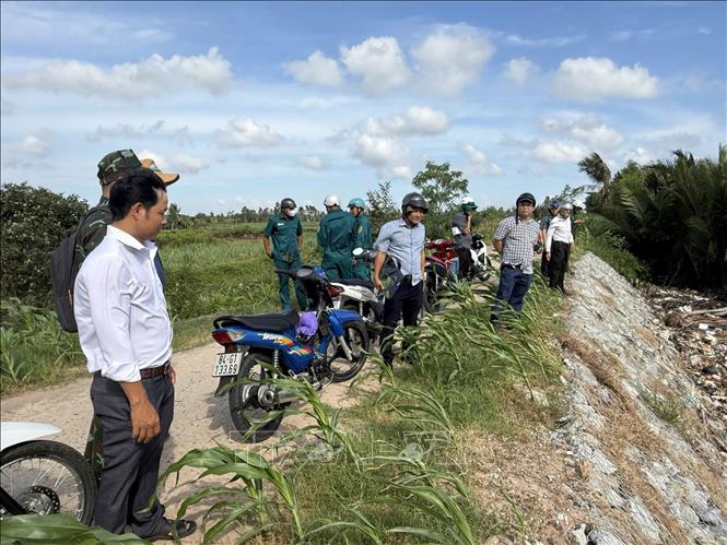 Cần Thơ Đối Mặt Nguy Cơ Nghiêm Trọng Từ Xói Lở Đê Bao Sông Hậu