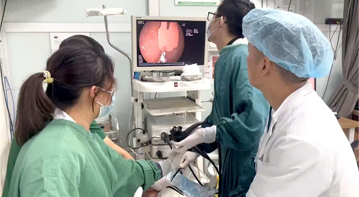 Nguy Cơ Từ Việc Trẻ Nhỏ Nuốt Dị Vật: Câu Chuyện Cảnh Báo Từ Bệnh Nhân 20 Tháng Tuổi