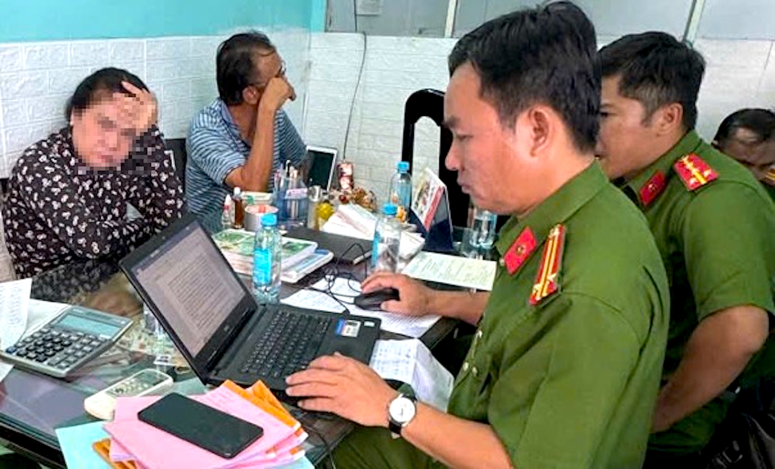 Đấu Tranh Chống Nạn Sản Xuất Gạo Giả: Câu Chuyện Từ An Giang