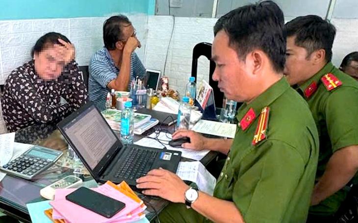 Khởi tố 9 bị can cả nam và nữ có quan hệ họ hàng lao vào đánh nhau - Ảnh 2.