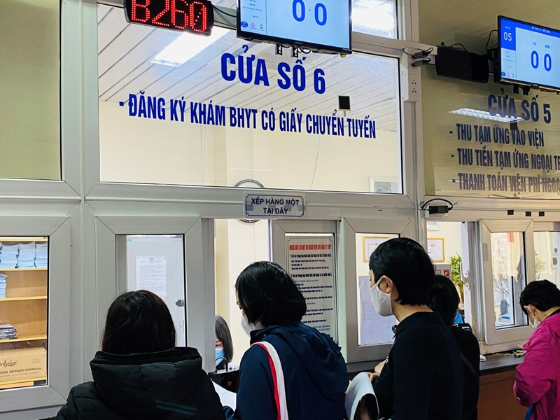 giay-chuyen-tuyen-17358059989401543287759 Bộ Y tế phản hồi đề xuất 'tăng mức hưởng BHYT cho người mắc bệnh nan y' - Ảnh 2.