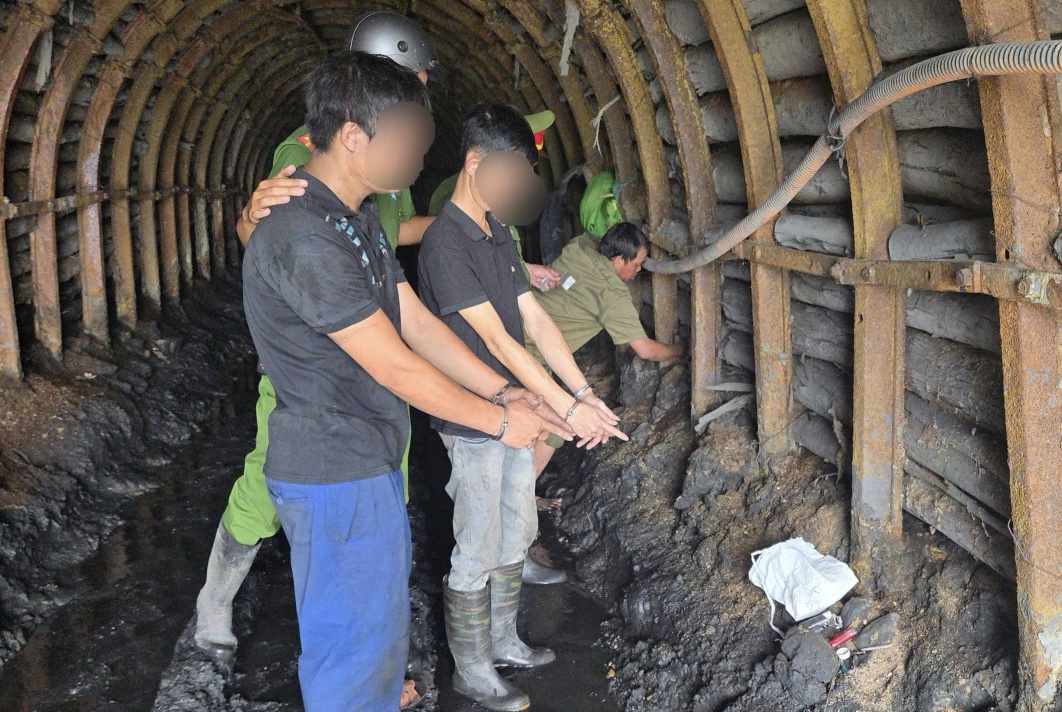 Hai Công Nhân Bị Phát Hiện Sử Dụng Ma Túy Tại Mỏ Than Đà Nẵng