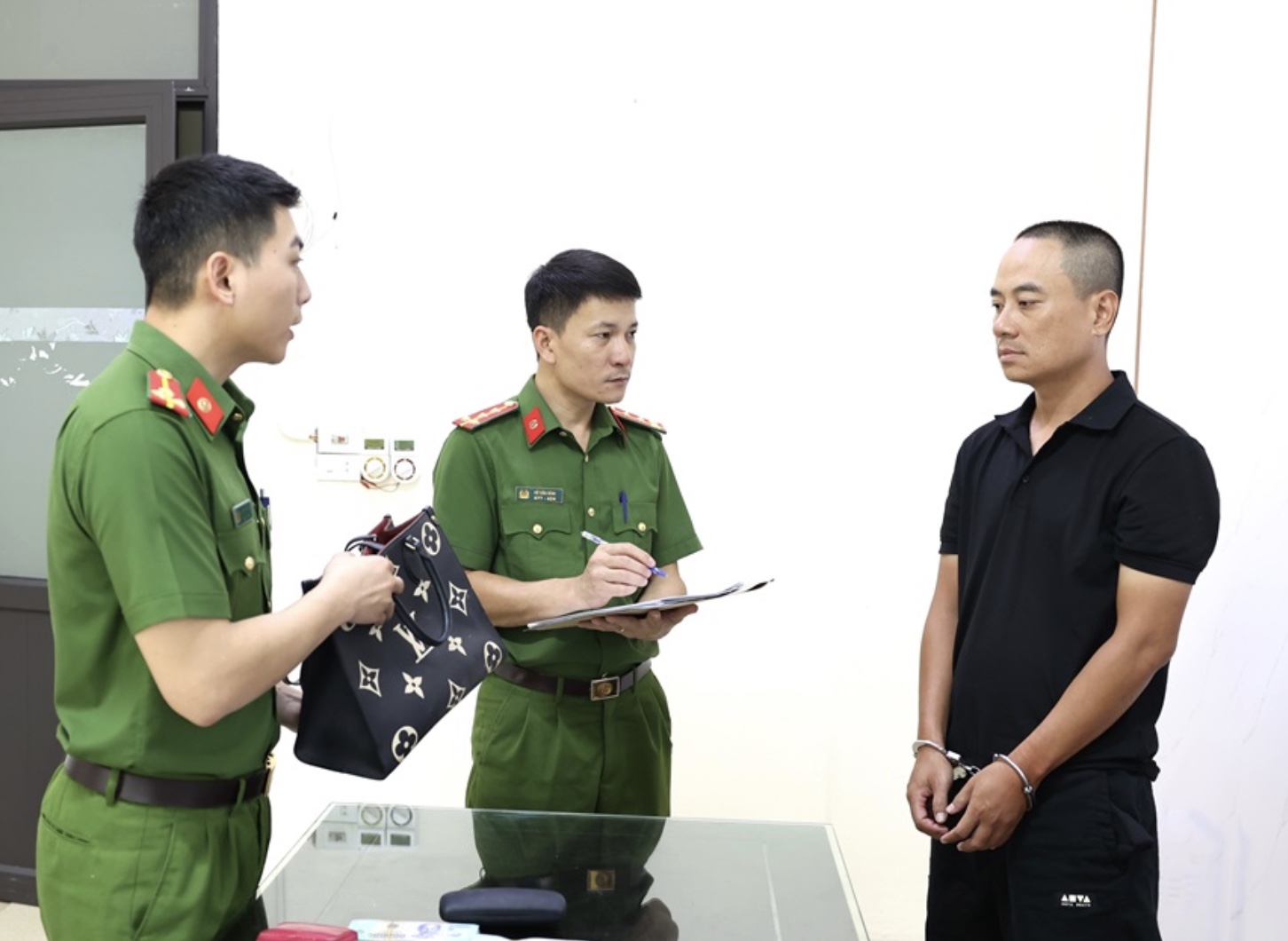 Ninh Bình: Vụ Trộm Tài Sản Giữa Ban Ngày Gây Chấn Động