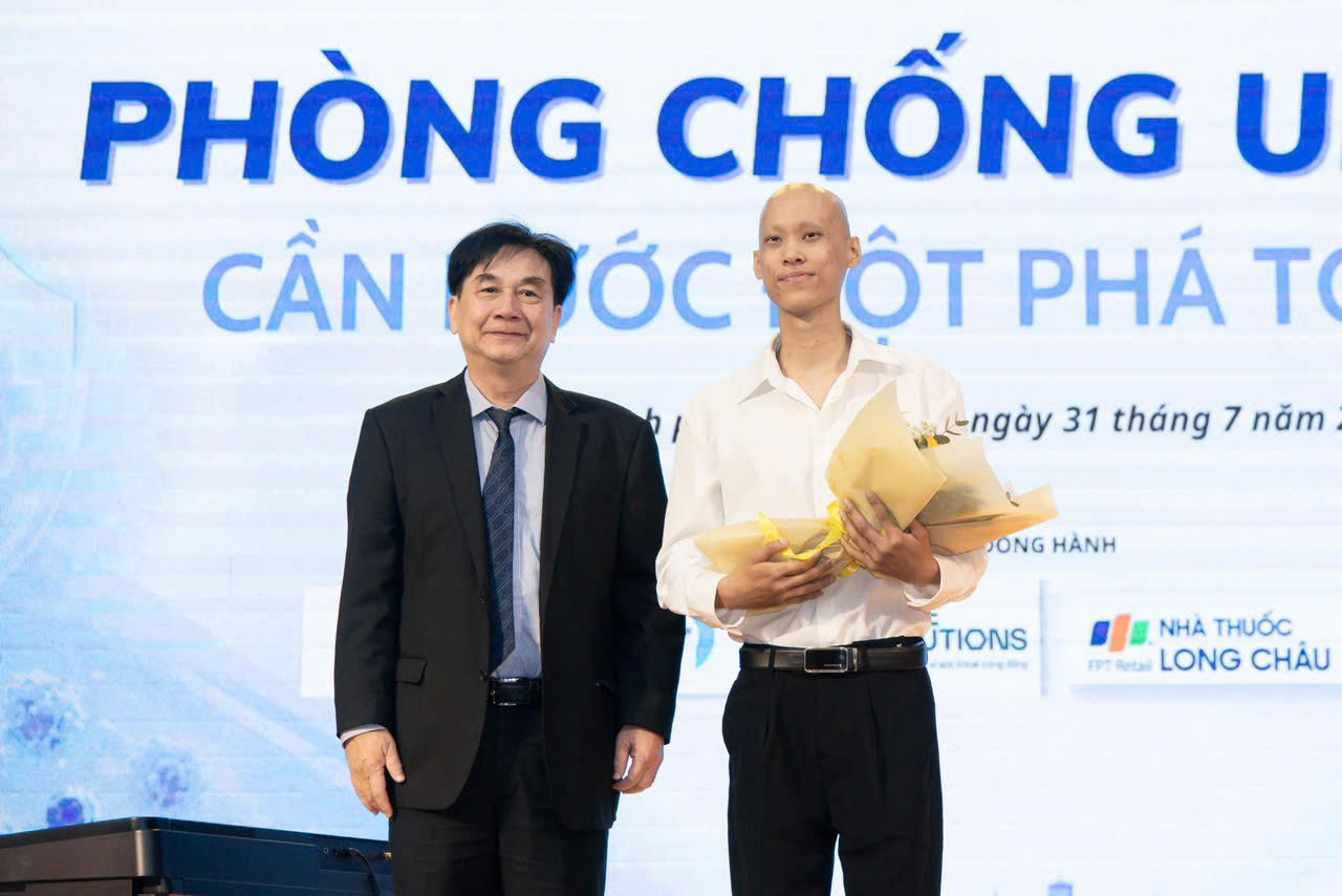 Chàng Trai 20 Tuổi Khám Phá Âm Nhạc Giữa Cuộc Chiến Chống Ung Thư