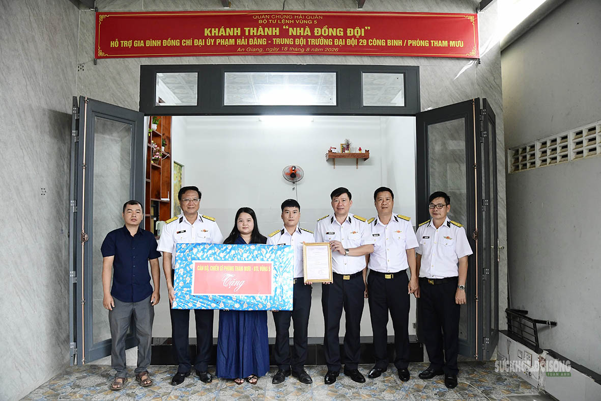 Bàn Giao Nhà Tình Nghĩa: Hỗ Trợ Quân Nhân Gặp Khó Khăn Tại Vùng 5 Hải Quân