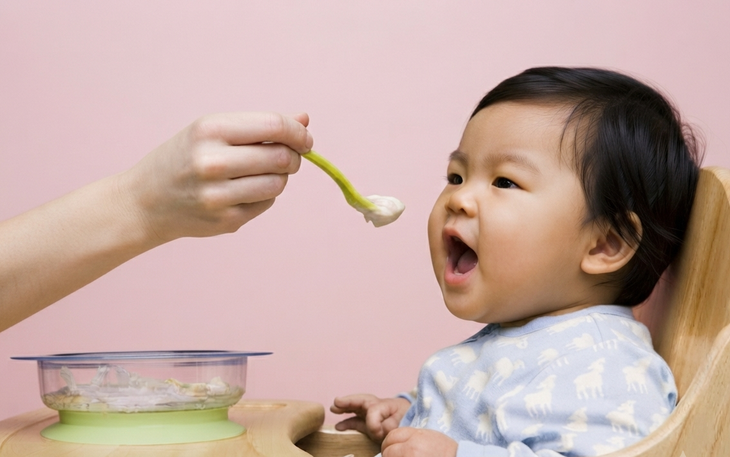 Thời điểm tốt nhất để bắt đầu ăn dặm