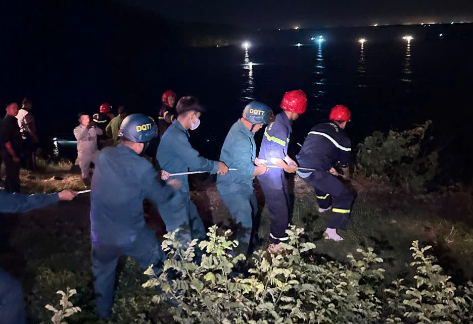 Cô Gái Rơi Xuống Hố Sâu: Diễn Biến Cứu Hộ Cảm Động Tại Bán Đảo Sơn Trà - Ảnh 1.