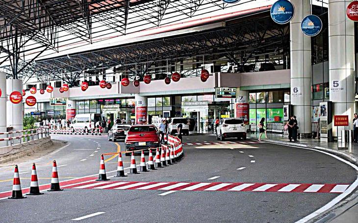 Sân bay Nội Bài điều chỉnh làn đón xe dịch vụ