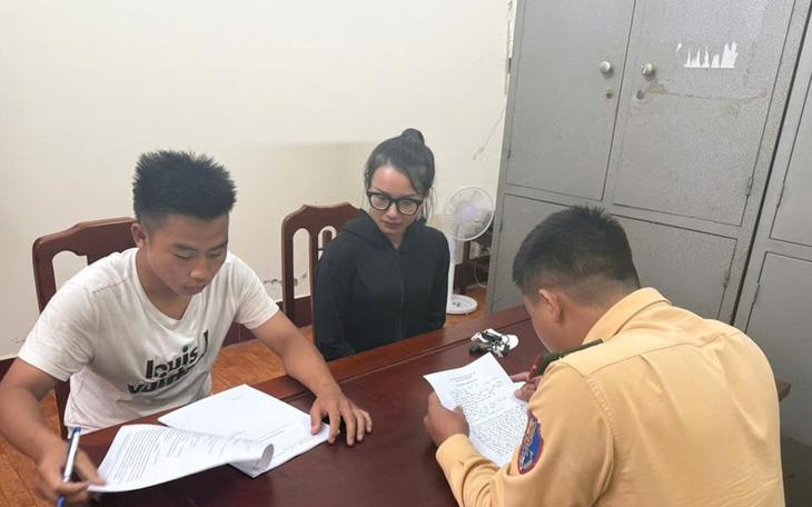Quảng Ninh: Nữ Sinh Bị Xử Lý Vì Hành Vi Lái Xe Điện Bằng Chân- Ảnh 3.