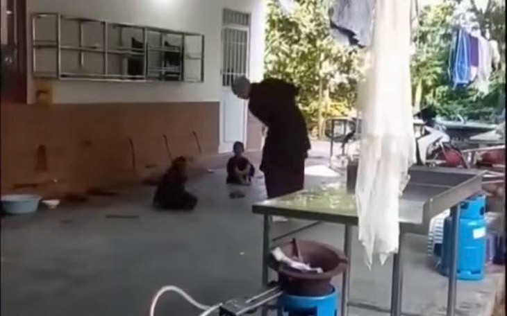 Tạm giữ hình sự tài xế đánh đồng nghiệp giữa đường - Ảnh 2.