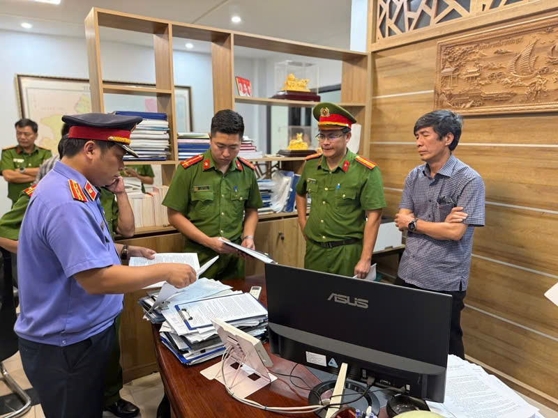 Khởi Tố Giám Đốc Dự Án Tại Huế: Những Sai Phạm Cần Được Làm Rõ
