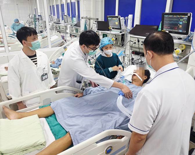 Viêm gan B: Hai anh em khác nhau dù cùng mang virus.