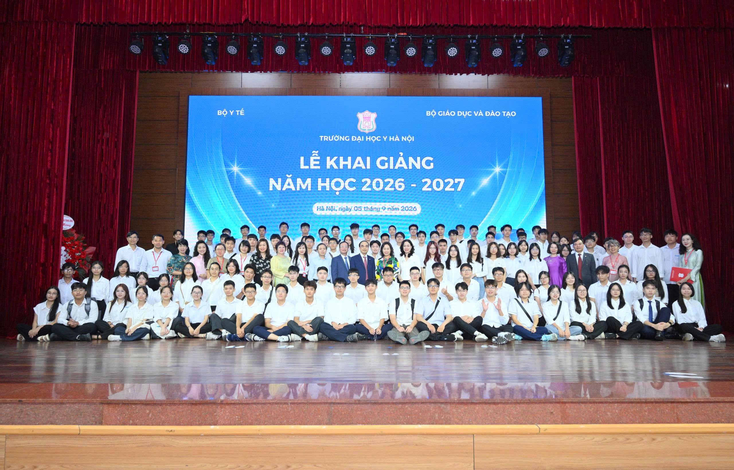 Khai giảng 2026-2027 tại Đại học Y Hà Nội: Hành trang chủ động cho tân sinh viên