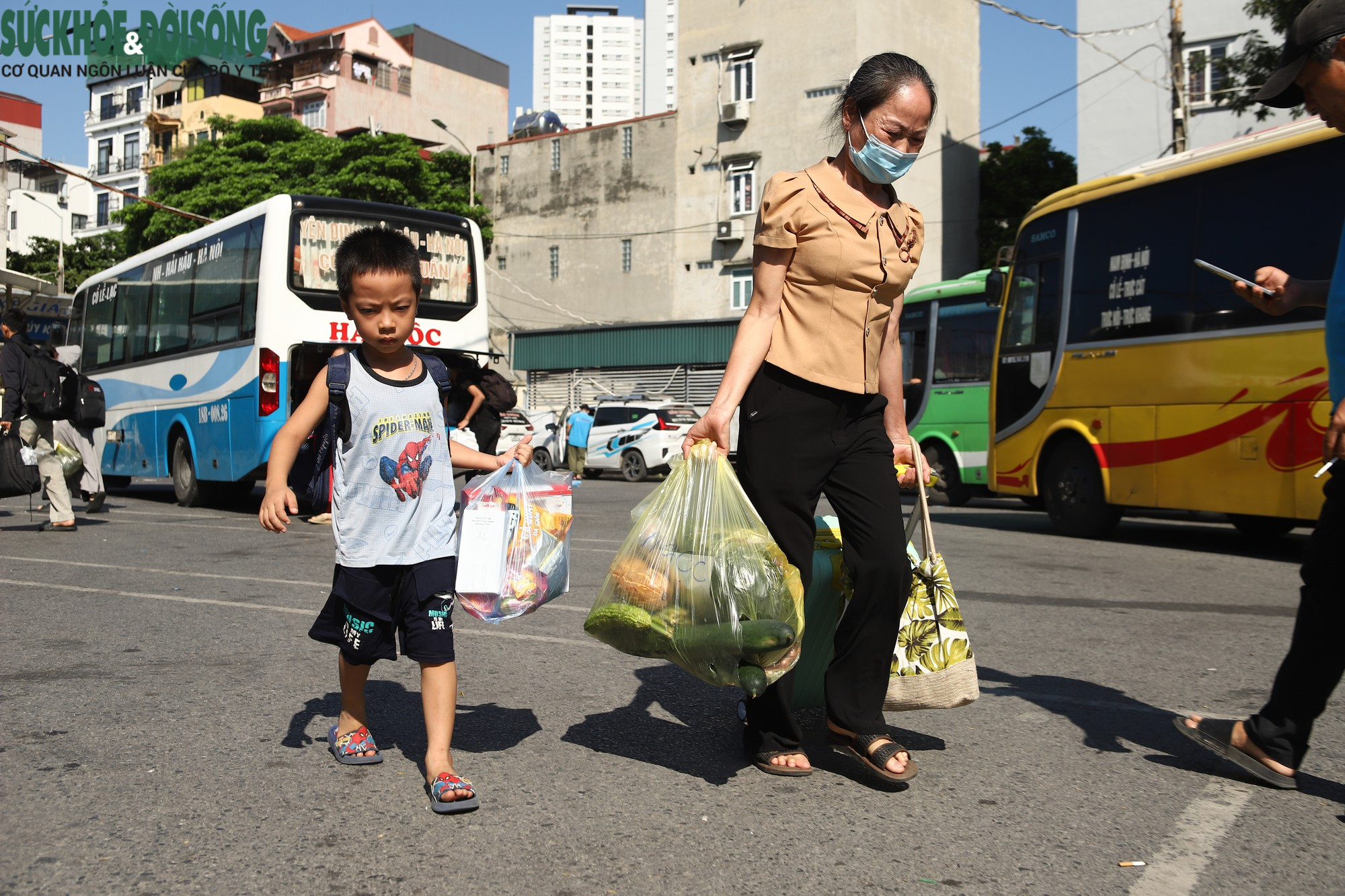 Hành khách trở về thành phố - Ảnh 3.