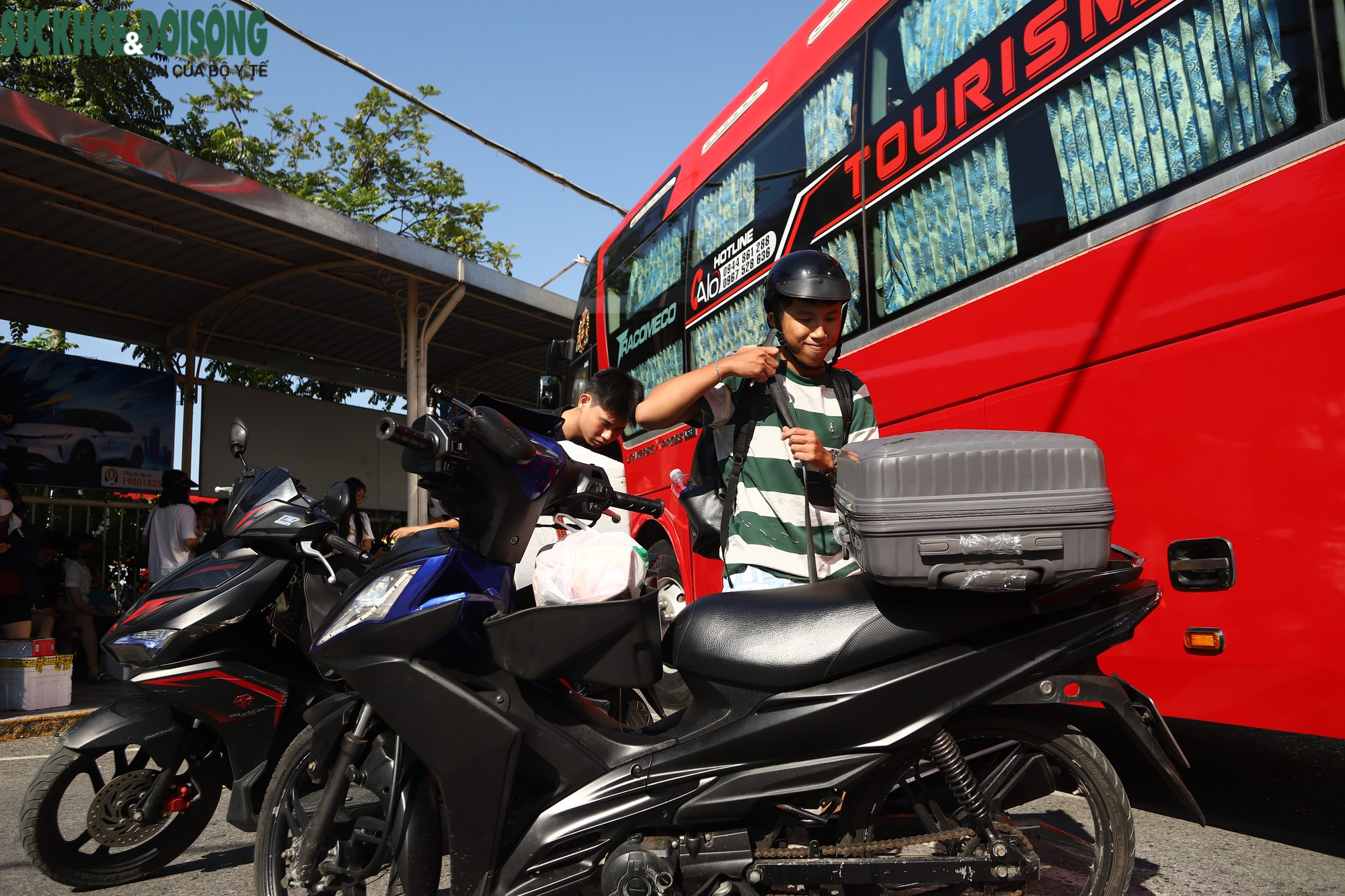 Không khí nhộn nhịp tại bến xe - Ảnh 4.