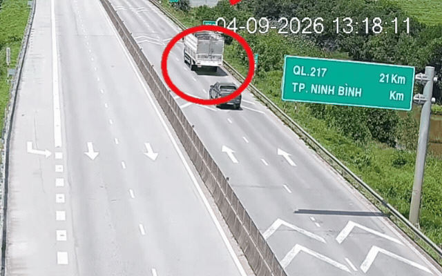 Bám Đuôi Trên Cao Tốc: Nguy Cơ Khi Chuyển Làn Muộn và Cách Giữ An Toàn