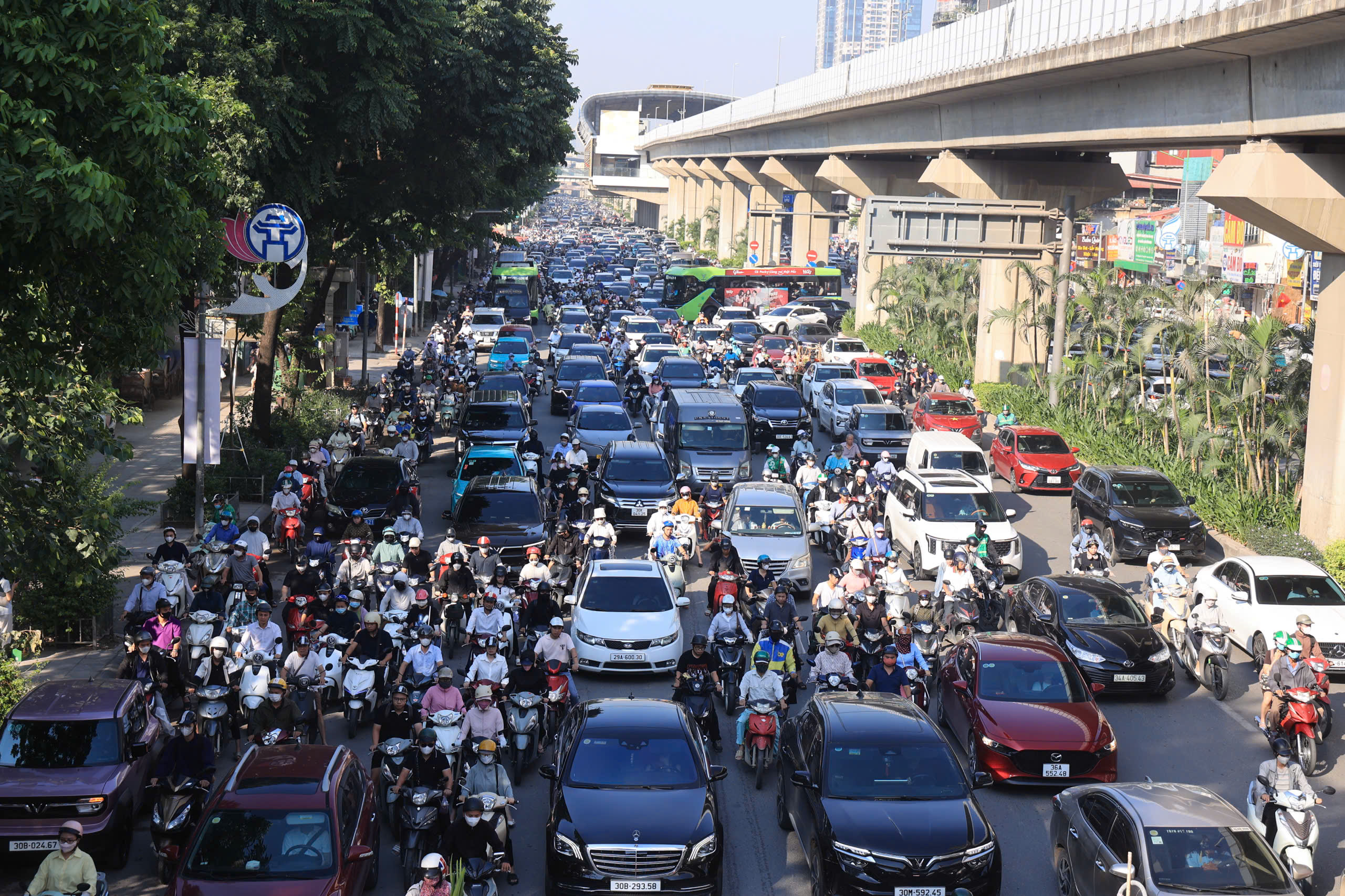 Giao Thông Hà Nội Khó Khăn Ngày Đầu Làm Việc Sau Lễ 2/9