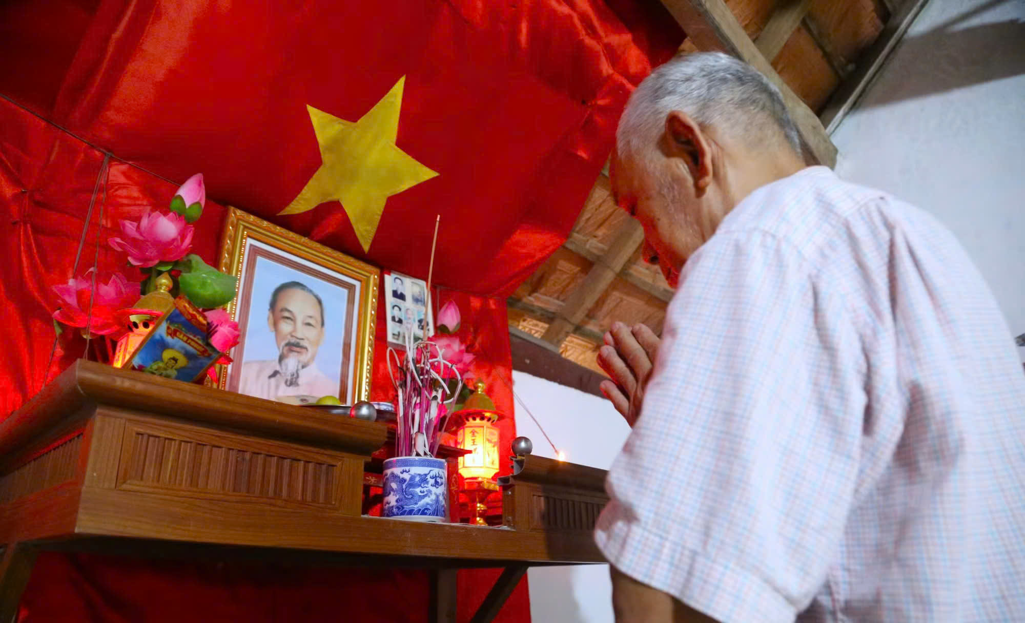 Những bàn thờ Bác Hồ ở quê nhà trong ngày Quốc khánh- Ảnh 2.